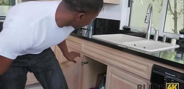  BLACK4K. Man comes to fix kitchen plumbing but bangs white pussy